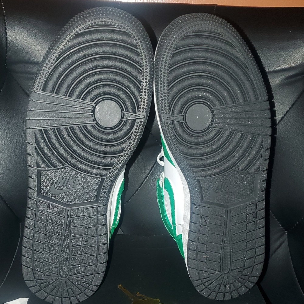 Jordan 1 Mid Sneakers Green Black and White. Kids - Picture 4 of 8